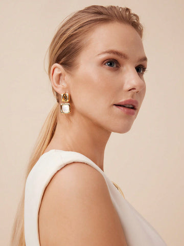 GOLD PLATED SQUARE SHAPED TEXTURED SHELL DANGLE EARRINGS