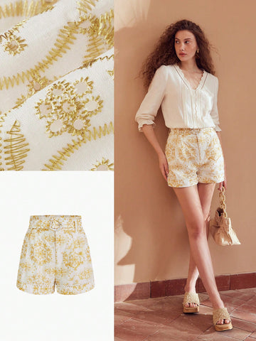 FLORAL EMBROIDERY BUCKLE BELTED SHORTS
