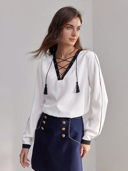 CONTRAST PIPING TASSEL LACE UP V-NECK BLOUSE